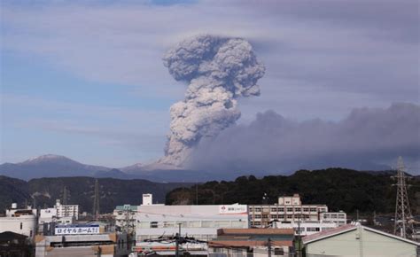 Bunroku Eruption - Wybuch Wulkanu Aso: Symbol Potęgi Natury w Starożytnej Japonii i Ukoronowanie Ery Pokoju